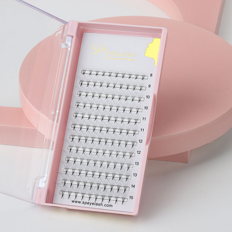 Extensões de cílios Clássicas vs Volume – Qual estilo é melhor para você?